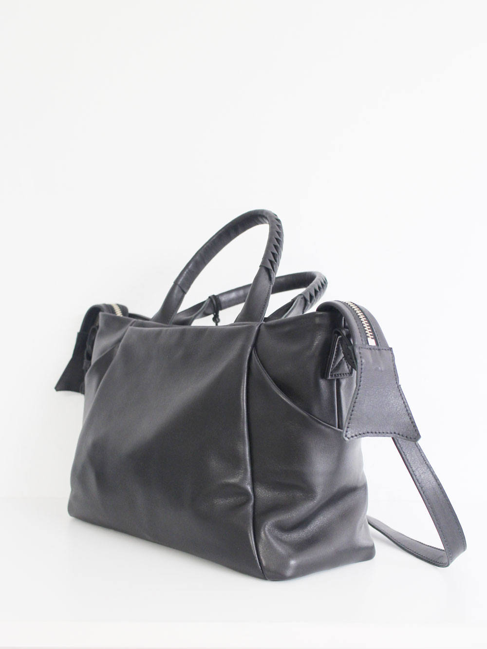 cornelian taurus　ショルダーバッグ 黒 cornelian taurus by daisuke iwanaga - ウォールショルダー