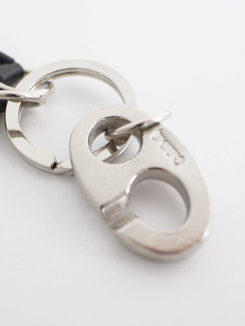 cornelian taurus by daisuke iwanaga - レザーキーホルダー - KEY