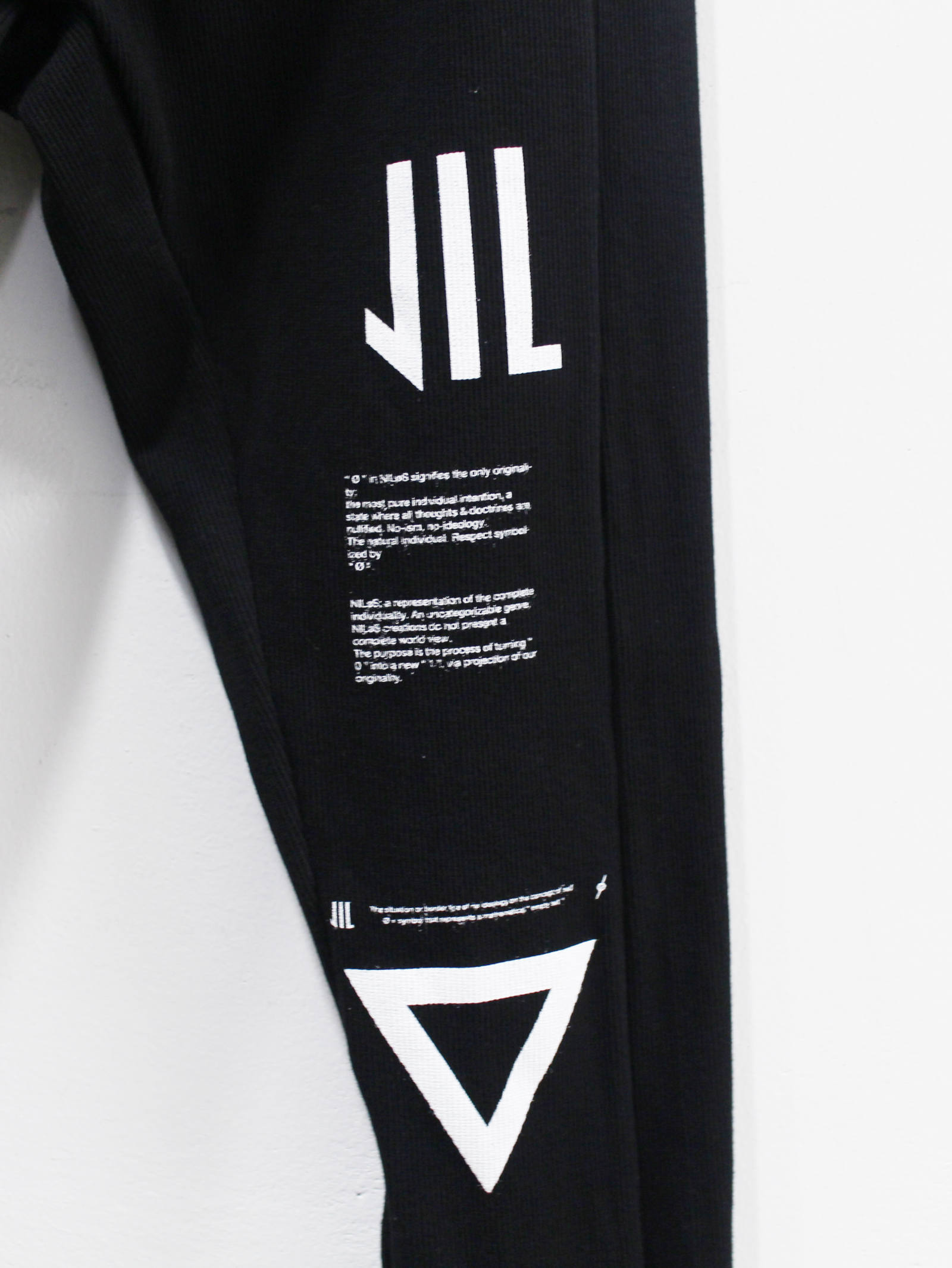 新品 NILoS ニルズ 家紋プリントレギンス julius ユリウス IKE NILoS - ニルズプリントレギンス- NIL ▽ LEGGINS- BLACK | ADDICT WEB