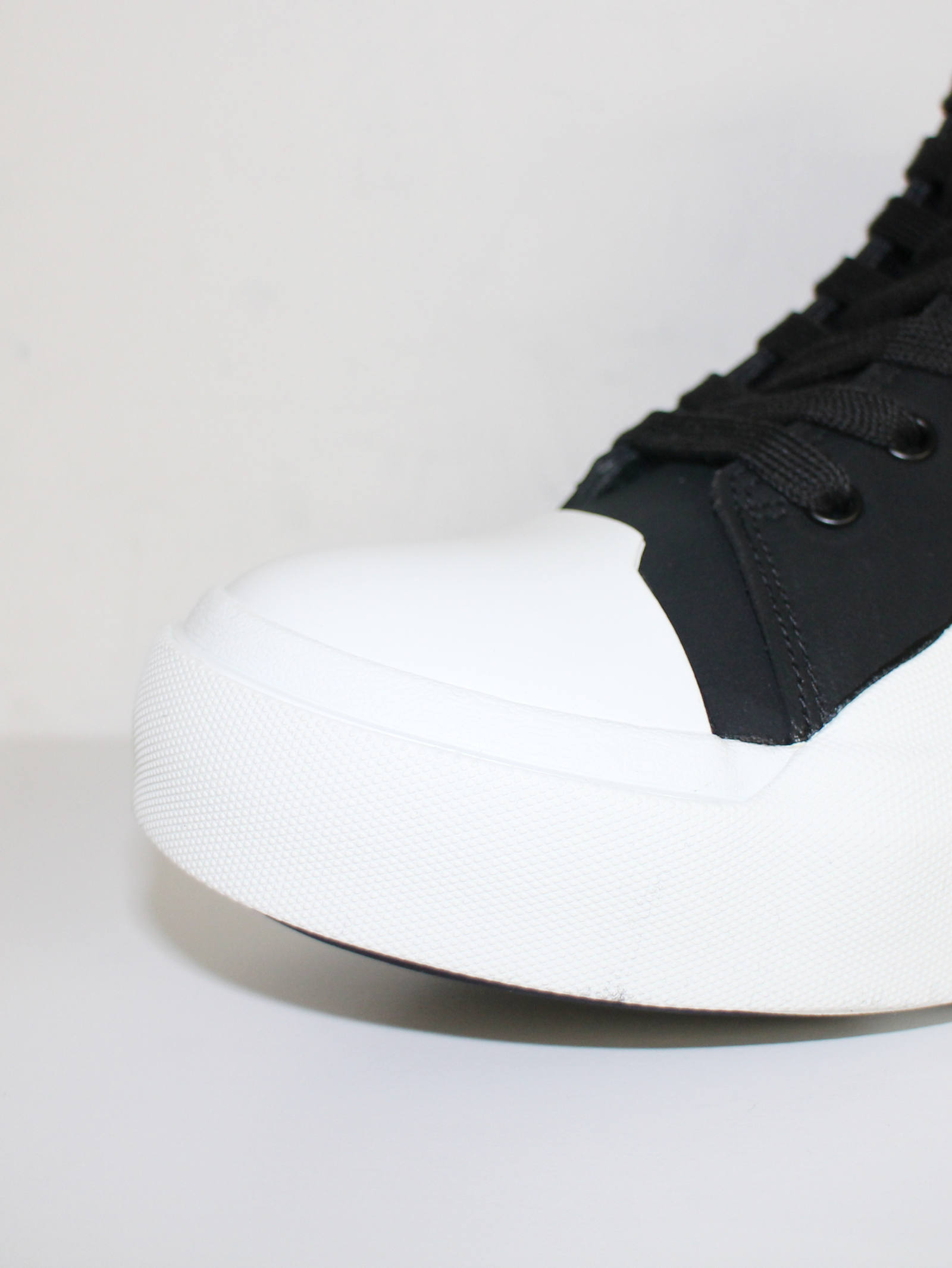 JULIUS - マルチエッジソールスニーカー - MULTI EDGE SOLE