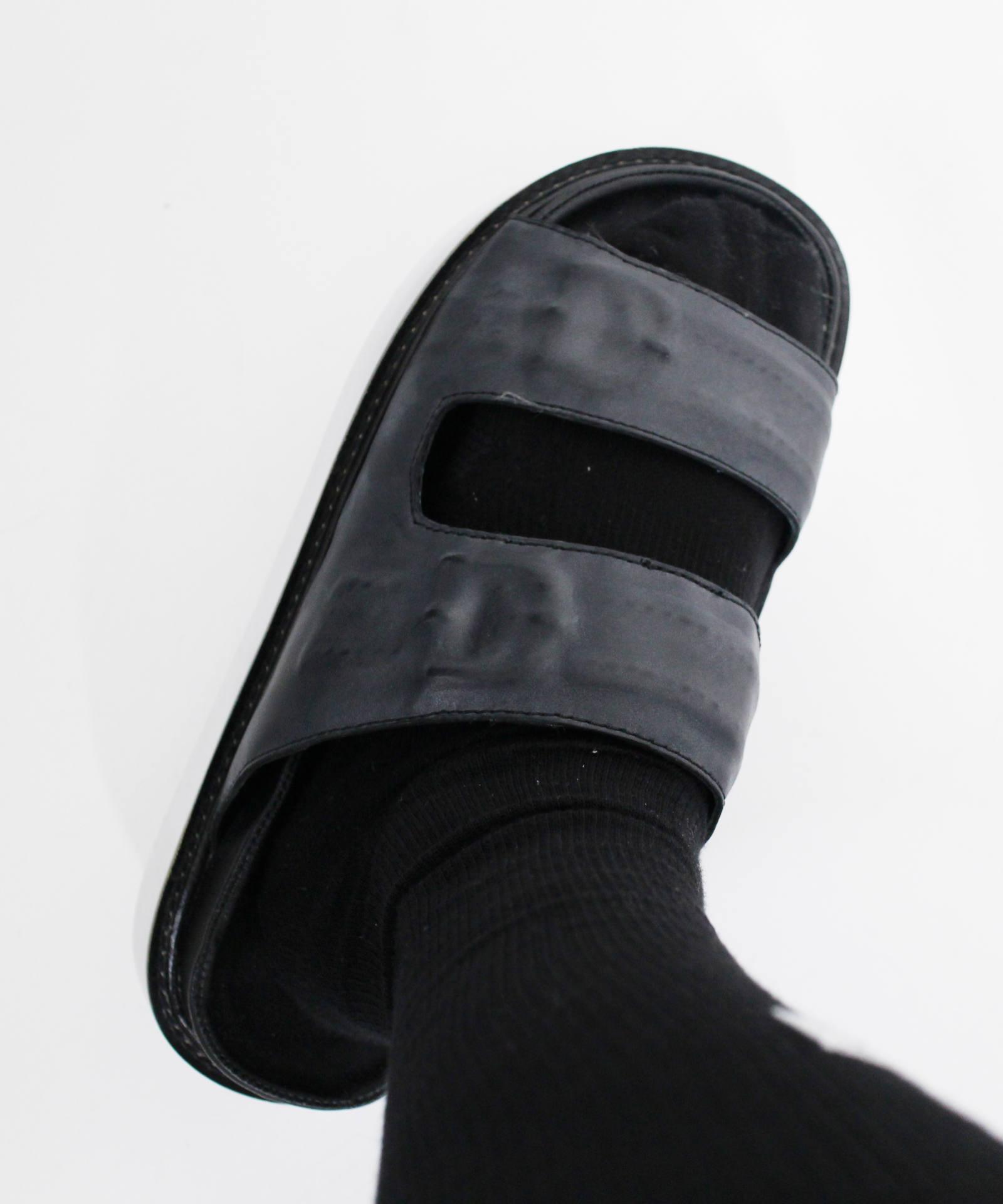 Maison MIHARA YASUHIRO - 炙り出しサンダル - BLACK | ADDICT WEB SHOP