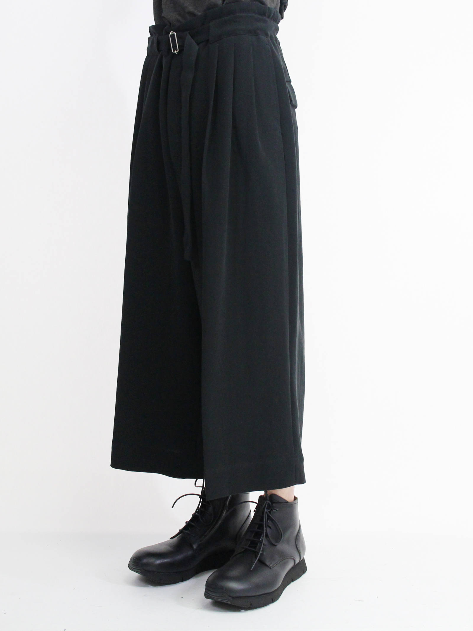 The Viridi-anne - 《残り一点》強撚二重織りガウチョパンツ | ADDICT