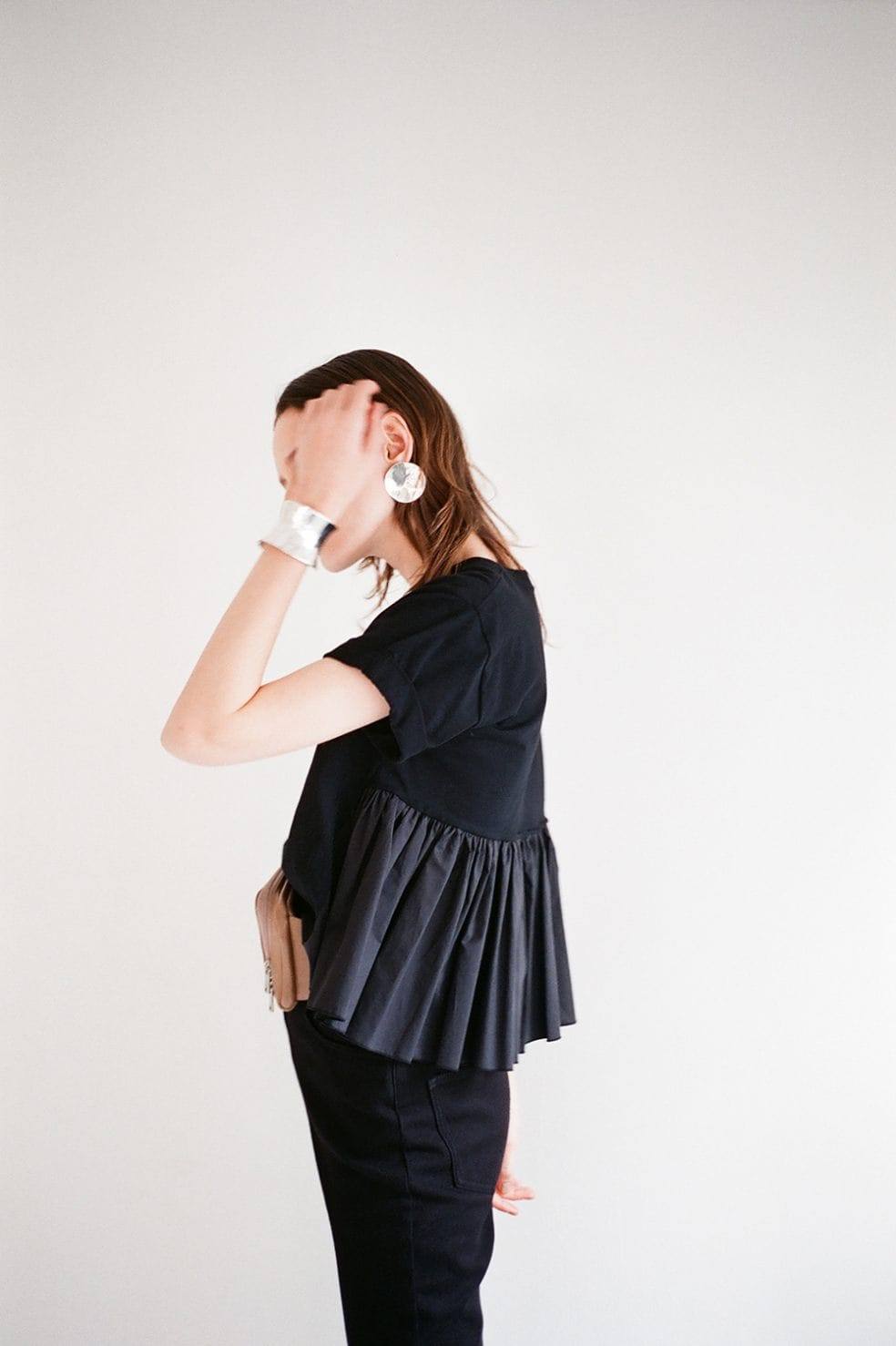 クラネ　バッグフリルシャツ CLANE（クラネ）の「【CLANE(クラネ)】バックフリルTシャツ（T