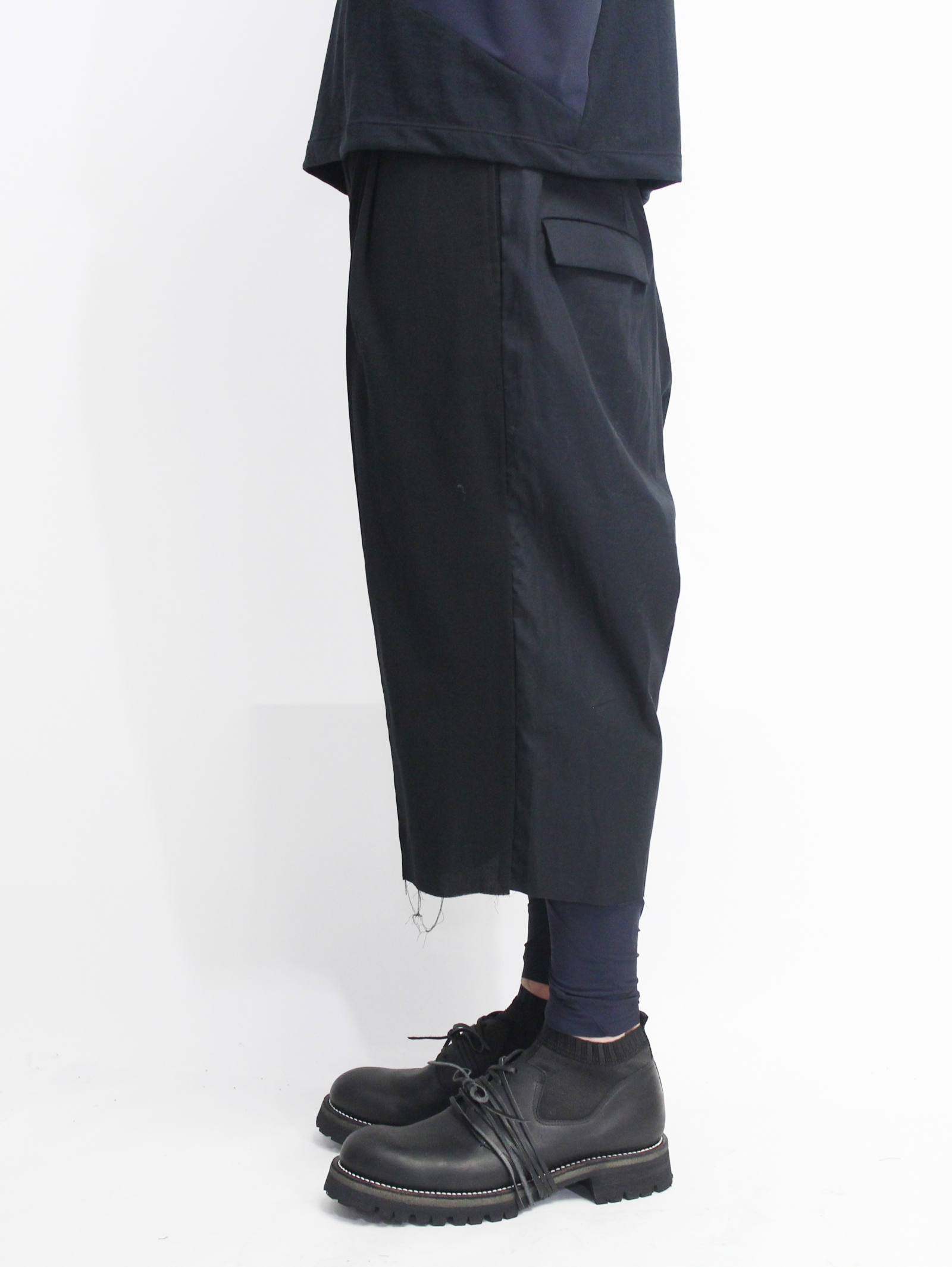 定価5万ウールワイドクロップドパンツThe viridi-anneキュプラ ザ ヴィリディアン The Viridi-anne Nylon/Wool Twill Slim