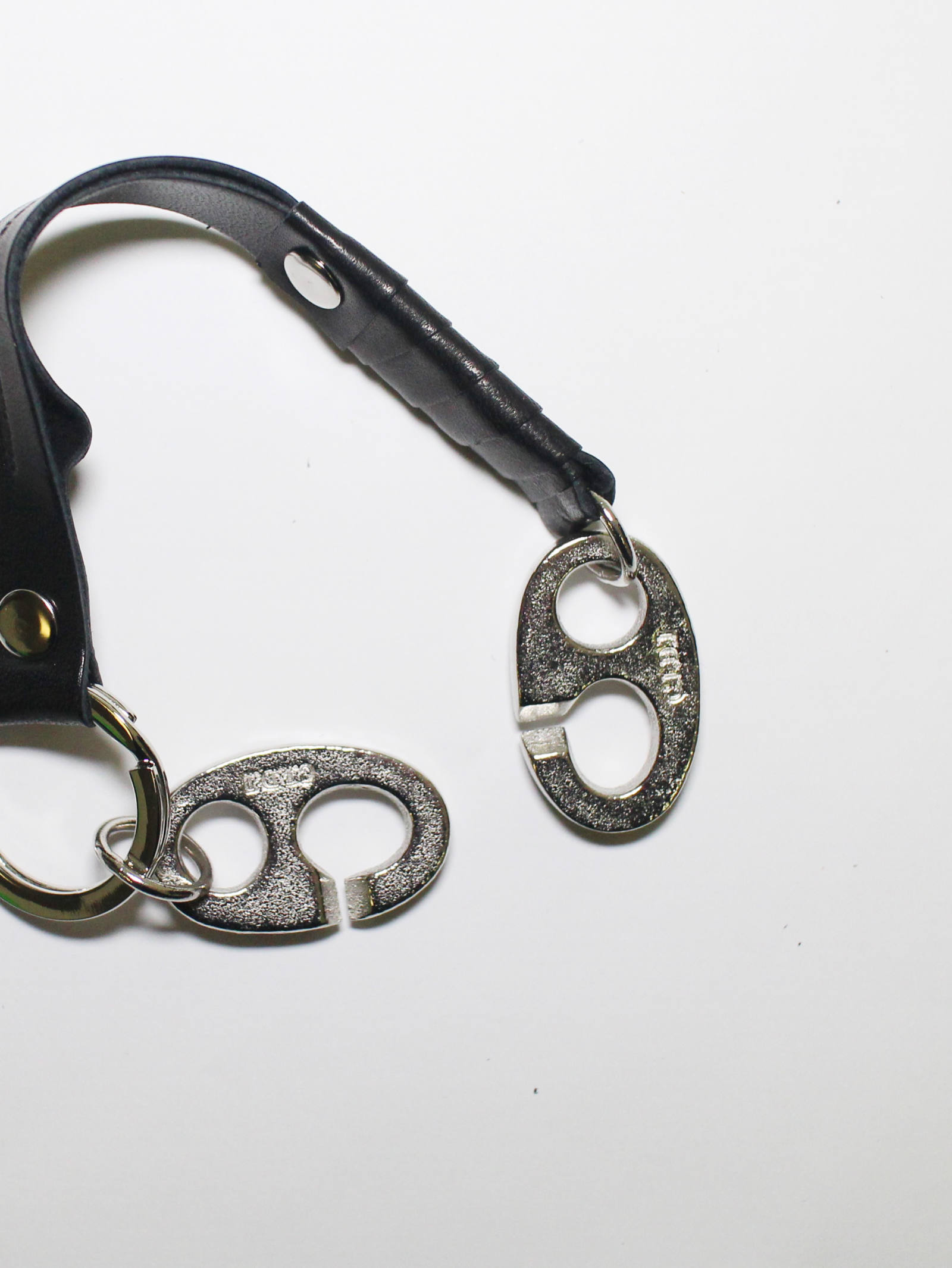 コーネリアンタウラス　フック付きキーホルダー cornelian buckle（M）- コーネリアンバックル（M